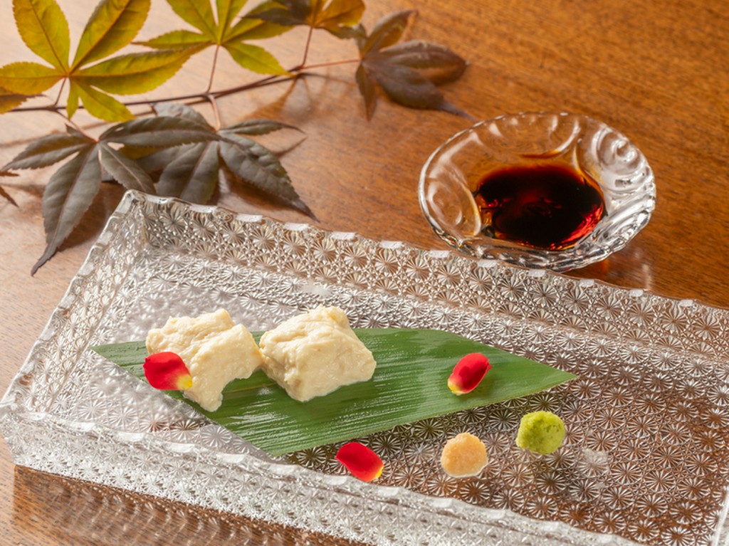 豆乳の旨みと甘みがたっぷり『京都直送　汲み上げ湯葉刺身』