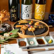 店のこだわりは「旬と鮮度にこだわった食材選び」です。魚介類は、北は北海道から南は鹿児島まで、日本全国の漁港から取り寄せた厳選活魚を使用。また、季節により変わる旬の野菜は、産地や鮮度にこだわっています。