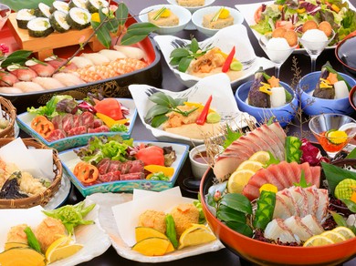 【個室四季料理 くらり】では、さまざまなコースを季節に応じてご用意しております。