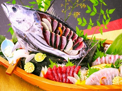 高知の季節に応じたのおもてなしに！豪華絢爛な皿鉢が楽しめるもご用意しております