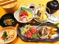 少人数での気軽な夕食に好評です！
[一例]
本日の小鉢、季節野菜の煮物、お刺身、天婦羅、焼き魚、焼き物、味噌汁、白ご飯、香の物
