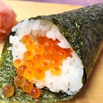 手巻き玉子　330円（税込）/手巻きエビマヨ　390円（税込）/手巻きイクラ　500円（税込）