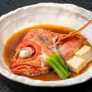 室戸産や土佐沖の金目鯛を、使っています。