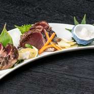 出す前に、藁で炙りお出します。
