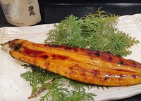 ・するめいか:1800円
・さんま:1400円
・鮭はらす:900円
・しわし明太:950円
・足赤海老:1400円
・びのす貝:1400円
・高知産うなぎ:4400円