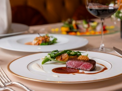 落ち着いた大人の雰囲気で二人の時間を