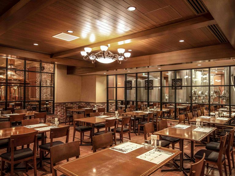 こだわったクラフトビールとピザ窯で焼き上げる熱々のピザ