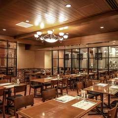 こだわったクラフトビールとピザ窯で焼き上げる熱々のピザ