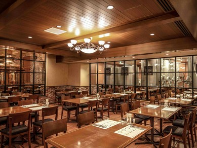 こだわったクラフトビールとピザ窯で焼き上げる熱々のピザ