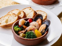 海老と野菜のアヒージョ