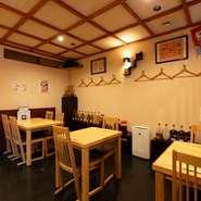 福岡県別府エリア。ホテルの和食レストランや日本料理店で、料理人を務めた店主がもてなすお店です。和の逸品を気兼ねなく楽しめる、大人のための一軒。仕事仲間・ビジネスパートナーとの食事会にもうってつけです。
