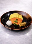 香り豊かな西京味噌に漬け込んだ銀鮭の西京焼きと、朝倉産輝黄卵を使った優しい口当たりのだしまき玉子を楽しめる御膳です。
・旬菜小鉢3種
・銀鮭西京焼きとだしまき玉子
・白ごはん
・汁
・自家製漬け物