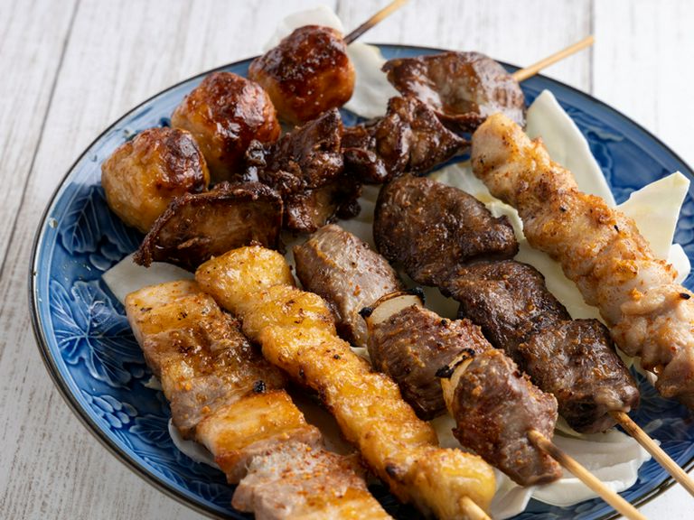 九州産の鶏・豚をすべて店内仕込みで!『串もん』