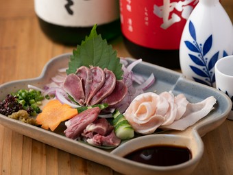 【鶏刺三点盛り（砂ずり・ムネ・ハツ）】