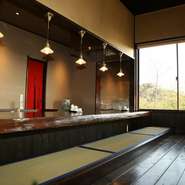 おいしい料理を提供するだけでなく、誰もが気持ちよく過ごせるように細やかな心配りを大切にしています。一皿一皿に込めた素材選びから盛付けの華やかさ、そして一人一人の居心地の良さも考えています。