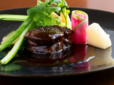 牛肉も付け合わせの野菜も、九州の旨みが凝縮された『牛ヒレコース』