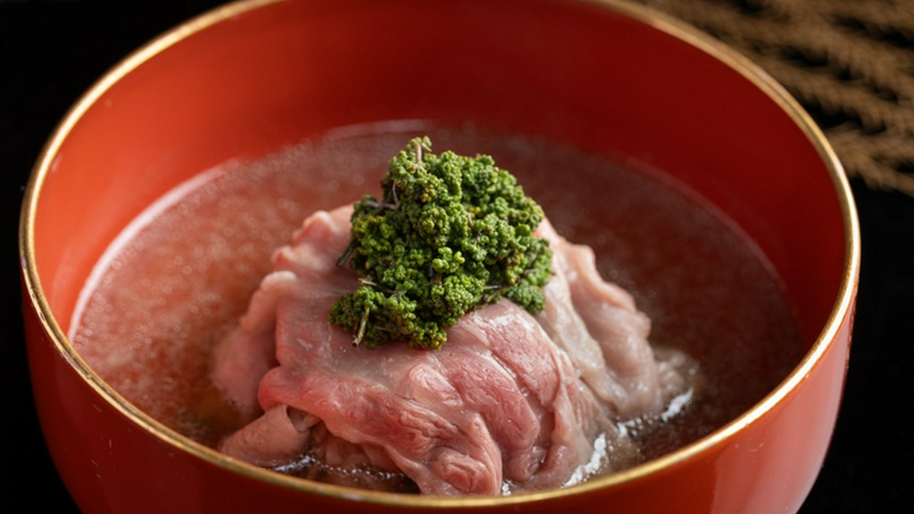 鰹だしと肉の旨み。そして花山椒がふくよかに『椀物　佐賀牛と花山椒の土佐煮』　