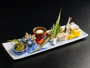 日本特有の文化を再現した、季節の上質な逸品『季節の八寸』