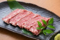 ジューシーで味わい深く、幅広い世代に人気の高い、牛の横隔膜・ハラミ。【明月館　諸富店】では、希少な和牛ハラミも楽しめます。