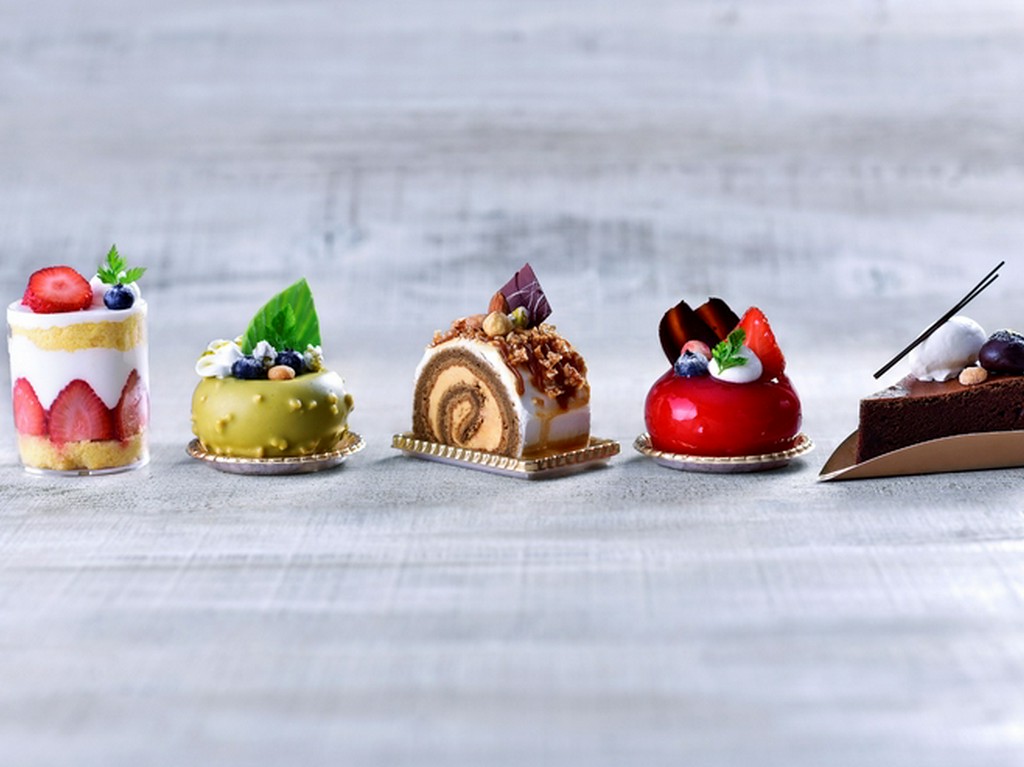 ホテルパティシエが手づくりする季節のスイーツも人気！