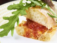 シェフ特製イタリアンフルコース。想い出に残るクリスマスを演出いたします。