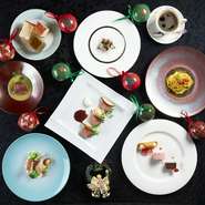 ※12月29日(月)は営業いたします。お電話にて承ります。
※写真はイメージです。
※メニュー内容は、食材の仕入等により変更になる場合がございます。
※食物アレルギーをお持ちのお客様は、事前にお申し付けくださいませ。
※表示金額は税金・サービス料を含めた料金でございます。