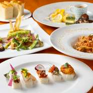 良い食材を扱うだけでなく、香りで食材を活かすことも大切なテーマ。香りは食材との相乗効果で料理を一層華やかに演出。前菜から始まる料理すべてにおいて、香りのアクセントを感じられる構成を心がけています。