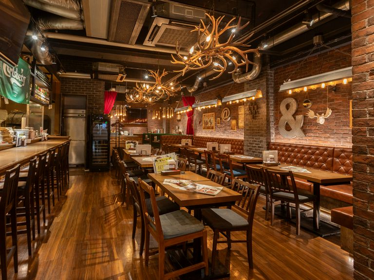 洗練された大人の空間。オシャレと遊び心を持ってゲストを出迎え