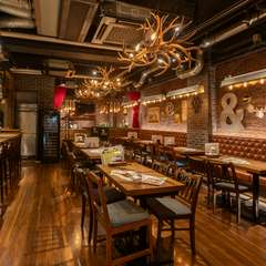 洗練された大人の空間。オシャレと遊び心を持ってゲストを出迎え