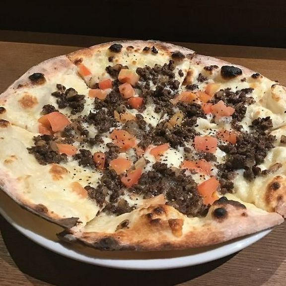 新鮮な馬肉を使用。熊本店だけで味わえる地域限定の逸品もアリ