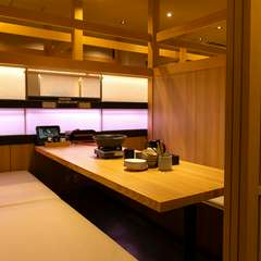 快適に食事を楽しめる、全130席の和空間