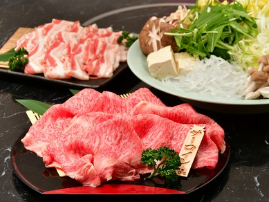 宮崎牛の持つおいしさが口いっぱいに広がる。各種宴会にもおすすめ『スキヤキ・しゃぶしゃぶセット』