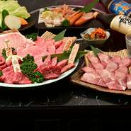 丸ごと一頭買いした、良質の柔らかい宮崎牛の部位は、どれもが特上の逸品です。そんなおすすめ部位を盛り合わせでリーズナブルに。特製タレか岩塩で味わえます。2時間飲み放題も付いています。