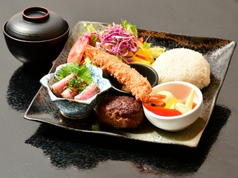 日替わりの料理で楽しませてくれる『気まぐれプレート』