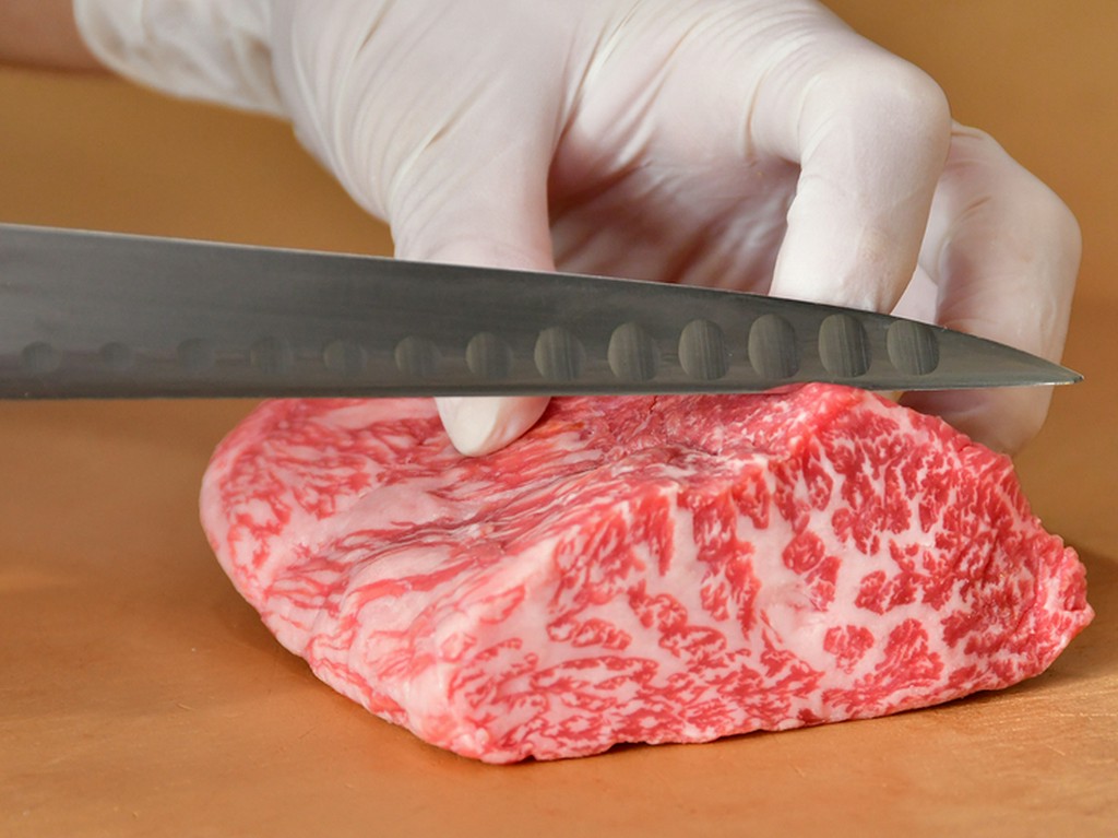 おいしいお肉を安心安全に提供するべく、日々研究を続ける