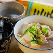 肉うどんがベースとなった、大阪グルメ『肉吸』。だしを効かせたスープは〆にもピッタリです。