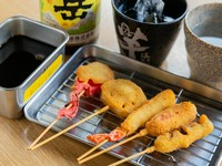 飲み放題ご利用の場合は、お1人様につき串カツ5本盛りセットのご注文をお願いしております（飲みタイムと同時注文となります）
