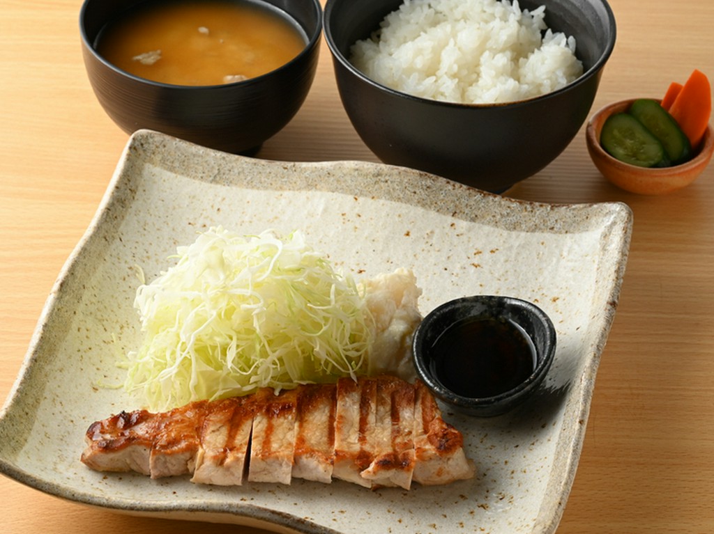 ボリューム満点＆ジューシーな『匠豚のロースの豚テキ定食』