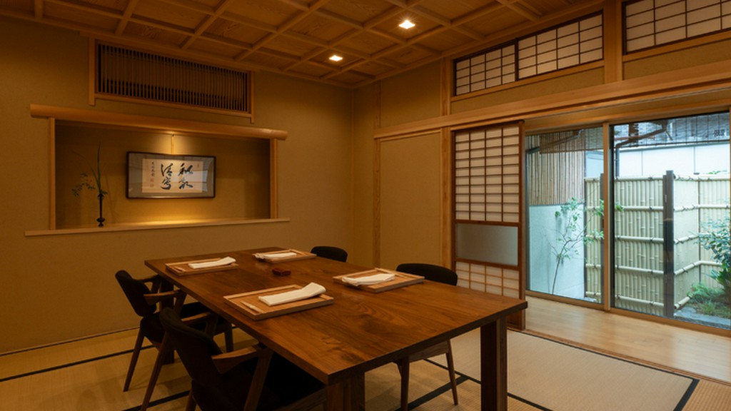日本の伝統美が薫る、純和風の設えが美しい一軒家の日本料理店