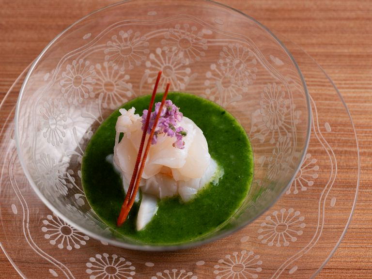 伝統の技を軸に、新趣向の料理も繰り出す