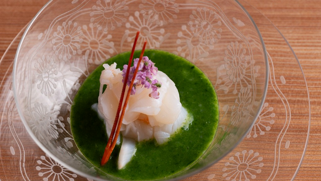 伝統の技を軸に、新趣向の料理も繰り出す