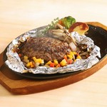 赤ワインの香りを纏って少しリッチなハンバーグ♪