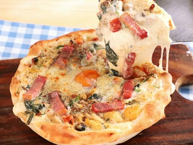 カルボナーラ　ハーティシカゴピザ