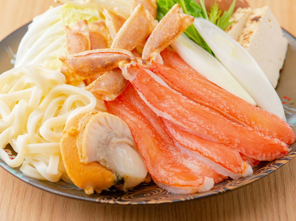 大きさや重さを厳選し、身がぎっしり詰まったずわいがにを選択