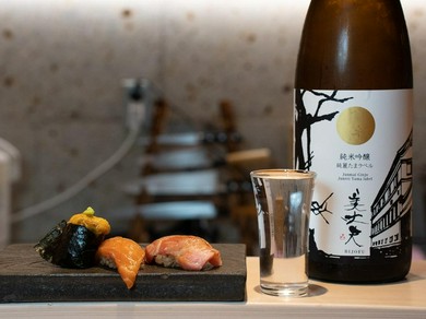 北新地駅から徒歩3分。普段のお食事から特別な日にも