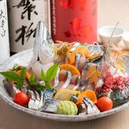 鮮度抜群の刺身や海鮮料理が自慢の【さかな家そう馬】。お魚と楽しみたいワインも多数あり。接待・会食など、大切なゲストを迎えての食事会に提案したい一軒です。