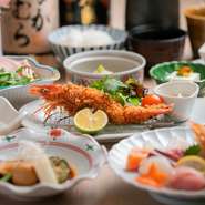 旬の食材たっぷりの料理は、季節の宴会にも最適。コース限定の飲み放題が付いた『お得プラン』もあり、同窓会など団体でのイベント時にも利用できます。