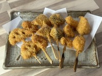 きんかんがオススメする串揚げを6本チョイス！
手軽なひと口串が6本のハーフサイズもあります！550円(税込)