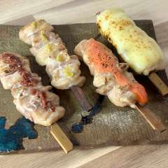 丁寧に仕込んだ鶏ももやぼんじり、とり皮など多数揃えております