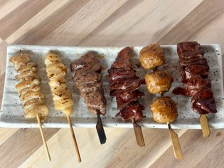 うちに来たら是非！串焼きの盛合せを！